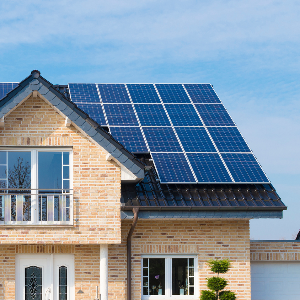 ¿Qué son los paneles fotovoltaicos y cómo cambian el consumo de energía?