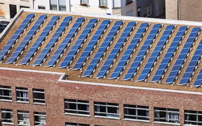 ¿Es posible instalar placas solares en un tejado comunitario?