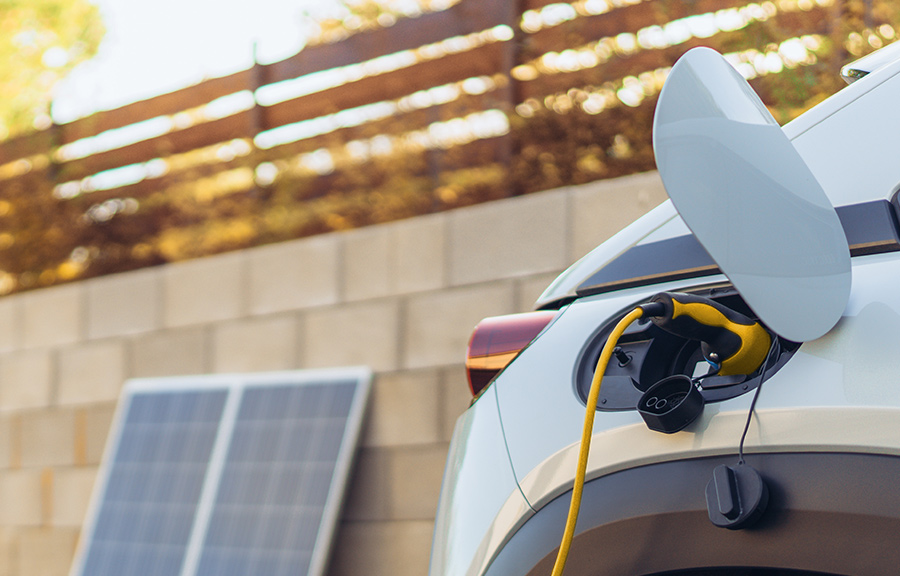 Placas solares para cargar coche eléctrico