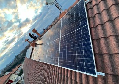 Instalación de placas solares para una vivienda unifamiliar en Donostia-San Sebastián