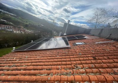 Instalación placas solares en una vivienda privada en Ibarra